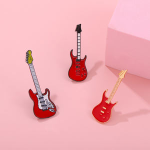 دبابيس فرقة الروك مخصصة على شكل جيتار باس، دبابيس معدنية مطلية بالمينا على شكل آلات موسيقية، بروشات متنوعة للملابس - Product Image 3