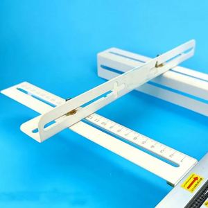 Machine à cintrer le plastique <span class=keywords><strong>manuelle</strong></span> avec plaque de localisation en PVC et réglage <span class=keywords><strong>d</strong></span>'<span class=keywords><strong>angle</strong></span> pour la fabrication de logos et de plaques en plastique - Product Image 5