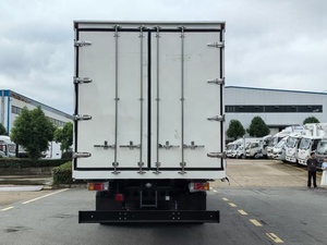 รถบรรทุก ISUZU 4*2 แบบมีผ้าใบคลุม รุ่นใหม่ พร้อมผ้าใบคลุมด้านข้าง สำหรับขาย - Product Image 6
