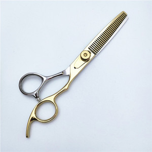 กรรไกรตัดผมสองสี C56 ขนาด 62 มม. กรรไกรซอยผมสำหรับคนถนัดขวา ใช้ในร้านเสริมสวย ใบมีดมาตรฐาน - Product Image 5