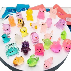 Adornos de Resina de Alta Calidad con Criaturas Nocturnas Coloridas para Carcasas de Teléfono, Animales Kawaii para Manualidades, Bolsa Sorpresa de Animales de Resina - Product Image 5