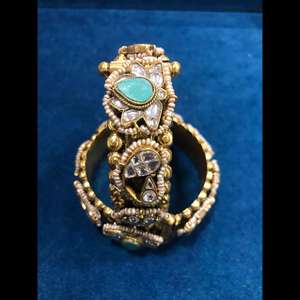 Brazalete fino de plata delicada étnica Meenakari y borde de perla con diseño étnico único - Product Image 1