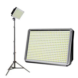 Tragbares LED-Arbeits licht mit Stativ ständer, 8-10 Stunden lange Laufzeit, USB Typ C Wiederauf ladbar für Camping Night Market Stall im Freien - Product Image 1
