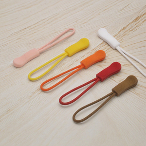 Dập nổi mô hình dây kéo nhựa thanh trượt 6.45cm không khóa loại cho hàng may mặc thời trang - Product Image 1