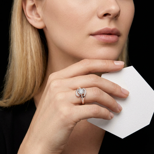 Elegante Anillo de Compromiso con Baño de Oro Rosa y Diamante Solitario Redondo para Mujer, Regalo de Boda para Futura Novia - Product Image 1