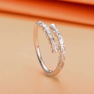 แหวนคู่ Hisera Golden Tungsten Electroplated Cudgel Ring สำหรับผู้ชายและผู้หญิง สไตล์เดียวกับ TikTok Journey West  แบบรัดแน่น - Product Image 5