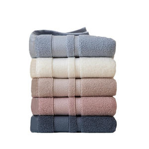 Juego de Toallas de Baño Personalizadas de Alta Calidad, Toallas Blancas 100% Algodón para Hotel y Spa - Product Image 1