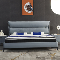Lit d'art grand format sur mesure pour villa, moderne, écologique, avec revêtement en cuir et rembourrage doux