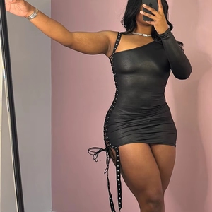 PEEQI 51597DHD Nuovo Arrivo Sexy Abito Mini <span class=keywords><strong>Nero</strong></span> Monospalla a Manica Lunga Aderente con Spalline Moda Donna - Product Image 3