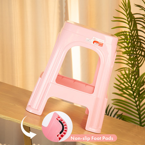 Ergonomic Stackable Plastic Chair <b>with</b> Subtle Grain Pattern Perfect for Meetings - Product Image 2
