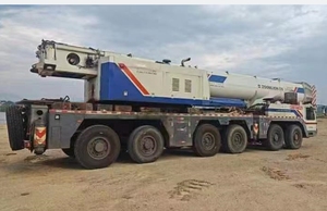 Zoomlion เครนใช้งานได้220ตัน QAY220 25-800ตันในสภาพที่ดีพร้อมส่วนประกอบหลักมอเตอร์และกระปุกเกียร์ - Product Image 2