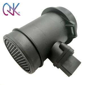 เครื่องวัดการไหลของอากาศ 70 มม. เส้นผ่านศูนย์กลางภายใน 12V เซ็นเซอร์ MAF สำหรับออดี้ วีดับเบิลยู โฟล์คสวาเกนเกียร์อัตโนมัติ - Product Image 2