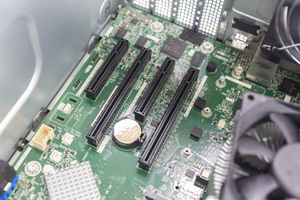 Servidor en Torre Proliant ML30 Gen11 de Marca, 128 GB de Memoria Máxima, Procesador <span class=keywords><strong>Intel</strong></span> Xeon Serie E-2400 - Product Image 2