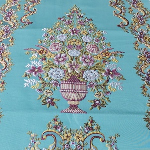 Alfombra de Oración Floral Gruesa Bordada en Raschel, Tapete Islámico para Exportación, Apta para Picnics y Campamentos en Casa - Product Image 2