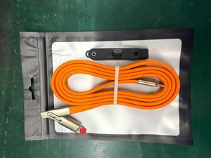 Câble de données 2-en-1 240W 5A à charge rapide en cuivre pur et silicone avec support de téléphone, coudé à 90° et rotation à 360° multi-angles, Type-C vers Type-C - Product Image 5