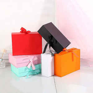 <b>Valentine</b> Luxury Gift <b>Box</b> with Ribbon Handle Closure Polish Oil Packaging Cardboard Folding Magnetic Gift Bags - Product Image 4