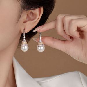 Boucles d'oreilles à clous en or champagne et cuivre, géométriques, avec perles, édition coréenne de luxe, longues, élégantes, tendance, pour femmes, en cadeau - Product Image 2