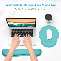 Ensemble clavier et souris de jeu en mousse à mémoire de forme turquoise avec repose-poignets et base antidérapante pour usage au bureau