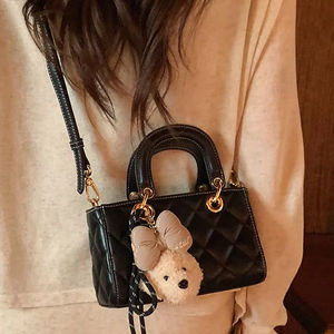 Sac à bandoulière et sacoche de luxe pour femme, personnalisé, idéal pour les trajets quotidiens, nouvelle collection, vente en gros - Product Image 4