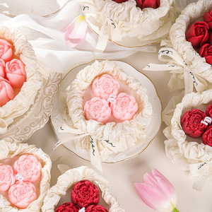 Bougie parfumée en forme de rose et de tulipe, cire de soja mélangée, bouquet fait main, boîte cadeau, décoration pour la fête des mères - Product Image 1