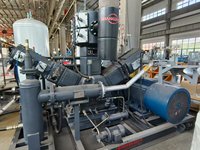 Línea de Producción Automática y Eficiente de Bebidas Carbonatadas, Tanque de Mezcla de Jarabe de CO2, Máquinas de Llenado y Tapado