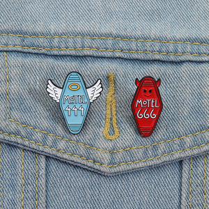 Pin de Esmalte con Forma de Llave de <span class=keywords><strong>Motel</strong></span>, Ángel y Demonio, Broche de Llave de Hotel, Insignia de Solapa, Joyería de Dibujos Animados, Regalo Bonito, Venta al por Mayor - Product Image 1