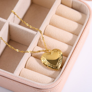 Collar <span class=keywords><strong>con</strong></span> Colgante de Corazón de Diseño Personalizado Estilo Ins, Acero Inoxidable, Chapado en Oro, <span class=keywords><strong>con</strong></span> Foto en el Interior - Product Image 5