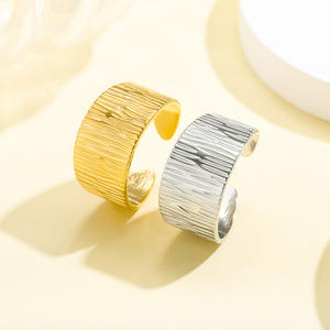 Bracelet géométrique ouvert en acier inoxydable 2025 à la mode pour les femmes plaqué or 18 carats bijoux de mode réglables vêtements quotidiens en gros - Product Image 1