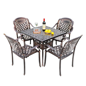 Conjunto de Mesa de Patio para 4 Personas, Hierro, Estilo Tradicional, Resistente a la Intemperie, Diseño Antiguo, Muebles de Jardín - Product Image 1