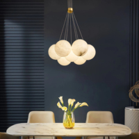 JYLIGHTING Lustre moderne de luxe en albâtre, suspension sphérique en cuivre artisanale avec télécommande LED pour salon