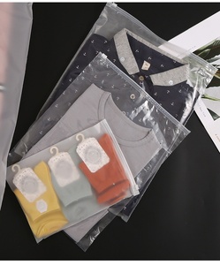 Tùy chỉnh kích cỡ khác nhau của nhựa T-Shirt quần áo sanded túi dây kéo khóa <span class=keywords><strong>ziplock</strong></span> túi bao bì in ấn biểu tượng tùy chỉnh - Product Image 6