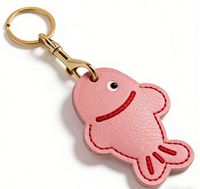 Porte-clés en cuir véritable fait main de haute qualité, écologique, tanné végétal, sculpté en forme de poisson de dessin animé, breloque de sac mignonne en forme d'animal