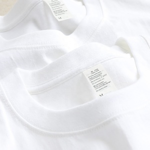 <span class=keywords><strong>T</strong></span>-Shirt Unisex personalizzata a tracolla con Logo Oversize <span class=keywords><strong>T</strong></span>-Shirt in cotone 100% con Design personalizzato da 240 grammi - Product Image 1