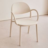 Chaise de salle à manger en plastique durable de style simple, chaise d'intérieur en polypropylène, chaises en plastique robustes