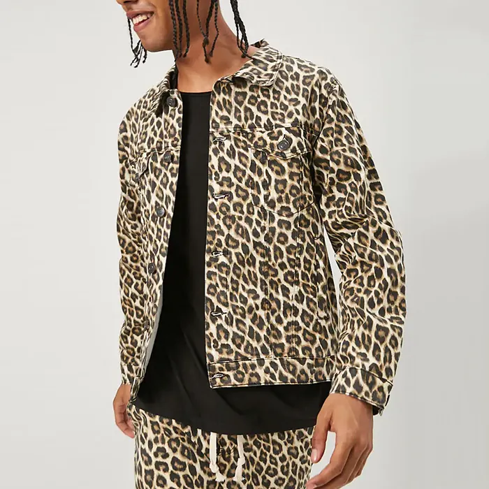 Nuevo Producto ideas custom allover leopard printed chaqueta de mezclilla casual, hombre