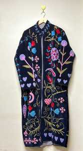 Veste longue d'hiver en velours Suzani brodée à la main avec imprimé animal, fermeture à boutons, rembourrage en coton, design ethnique indien, tenue de fête - Product Image 3