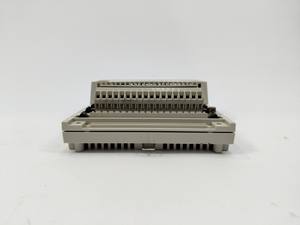 PLC 170ADM35010 170FNT11001 TSX Momentum W/ 170FNT11001 빠른 배송 - Product Image 5