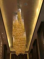 Lustre de luxe en pierre de cristal verte de grande taille pour hall, loft, escalier, projet personnalisé, lustre moderne suspendu au plafond à LED