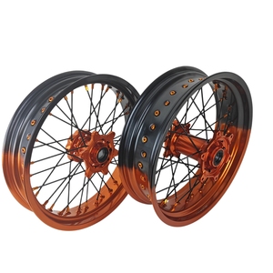 Juego de Ruedas de Aluminio CNC 7116-T6 Bicolor de 17 Pulgadas para KTM EXC <span class=keywords><strong>Enduro</strong></span>, Piezas de Motocicleta Todoterreno, Llantas - Product Image 2