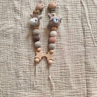Attache-tétine artisanale en crochet (cerf, lion, lapin, ours, renard, éléphant) avec pochette et boîte – Coffret cadeau en bois pour bébé – Accessoire de chambre d'enfant