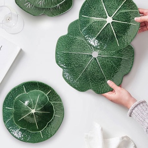 JINTCH <span class=keywords><strong>Vaisselle</strong></span> verte gaufrée en forme de fleur <span class=keywords><strong>Vaisselle</strong></span> en <span class=keywords><strong>porcelaine</strong></span> gravée Ensemble de <span class=keywords><strong>vaisselle</strong></span> - Product Image 1