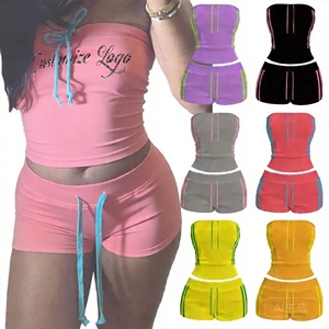 Completo Estivo da Donna Due Pezzi: Top Corto e Pantaloncini con Striscia Laterale e Coulisse, Tuta Sportiva Streetwear con Logo Personalizzato - Product Image 2