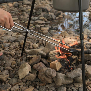 Pinzas para barbacoa de acero inoxidable, herramienta multiusos resistente al calor de 55cm para cocinar al aire libre, para manejar fuego y carbón en campamentos - Product Image 3