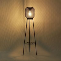 Lanterne solaire trépied de jardin en maille noire mate, lumière jaune chaude, lampe décorative d'extérieur pour projets de jardin et de paysagisme