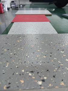 공항 등급 고무 바닥재 타일-<span class=keywords><strong>EPDM</strong></span>/<span class=keywords><strong>SBR</strong></span>/NR 블렌드 (두께 3-20mm)-높은 마모 및 미끄럼 저항, 화재 정격 - Product Image 3