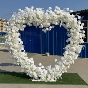 L-HFA014 großhandel künstliche blumen hochzeits bogen herzform blumen bogen hintergrund anordnung für ereignis dekoration