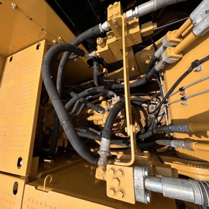 Excavatrice sur chenilles d'occasion Cat 320E de taille moyenne avec moteur ACERT pour projet d'infrastructure - Product Image 2