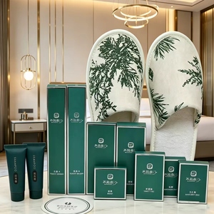 Juego de Amenidades de Hotel de Lujo de Alta Gama Directo de Fábrica, Serie de Artículos <span class=keywords><strong>para</strong></span> Habitaciones de Huéspedes de Alta Densidad con Pantuflas con Logotipo <span class=keywords><strong>para</strong></span> Resorts de Lujo - Product Image 2