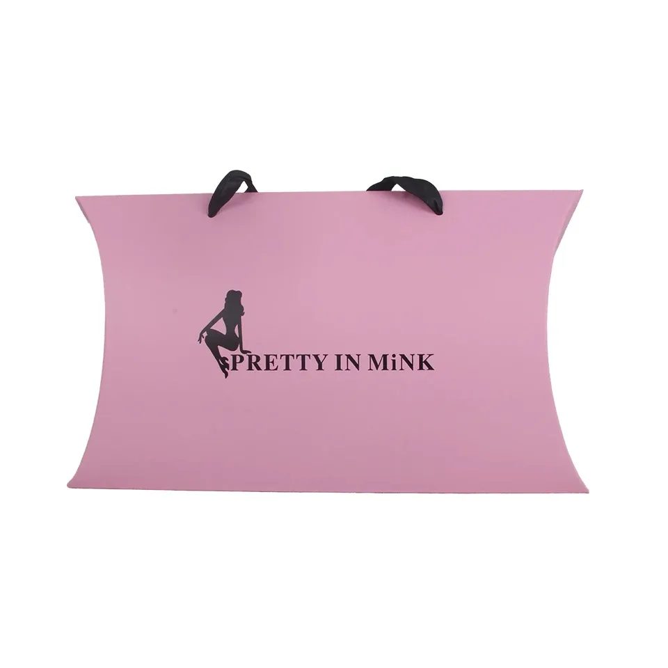 Boîtes de sacs en papier personnalisés en forme d'oreiller noir imprimé logo KM pour emballage d'extension de cheveux