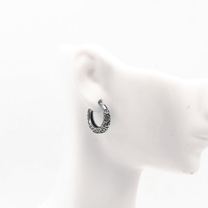 yunnique Huggie <b>Earrings</b> Titanium Steel Retro Pattern Geometric Design For Men And Women - Product Image 4